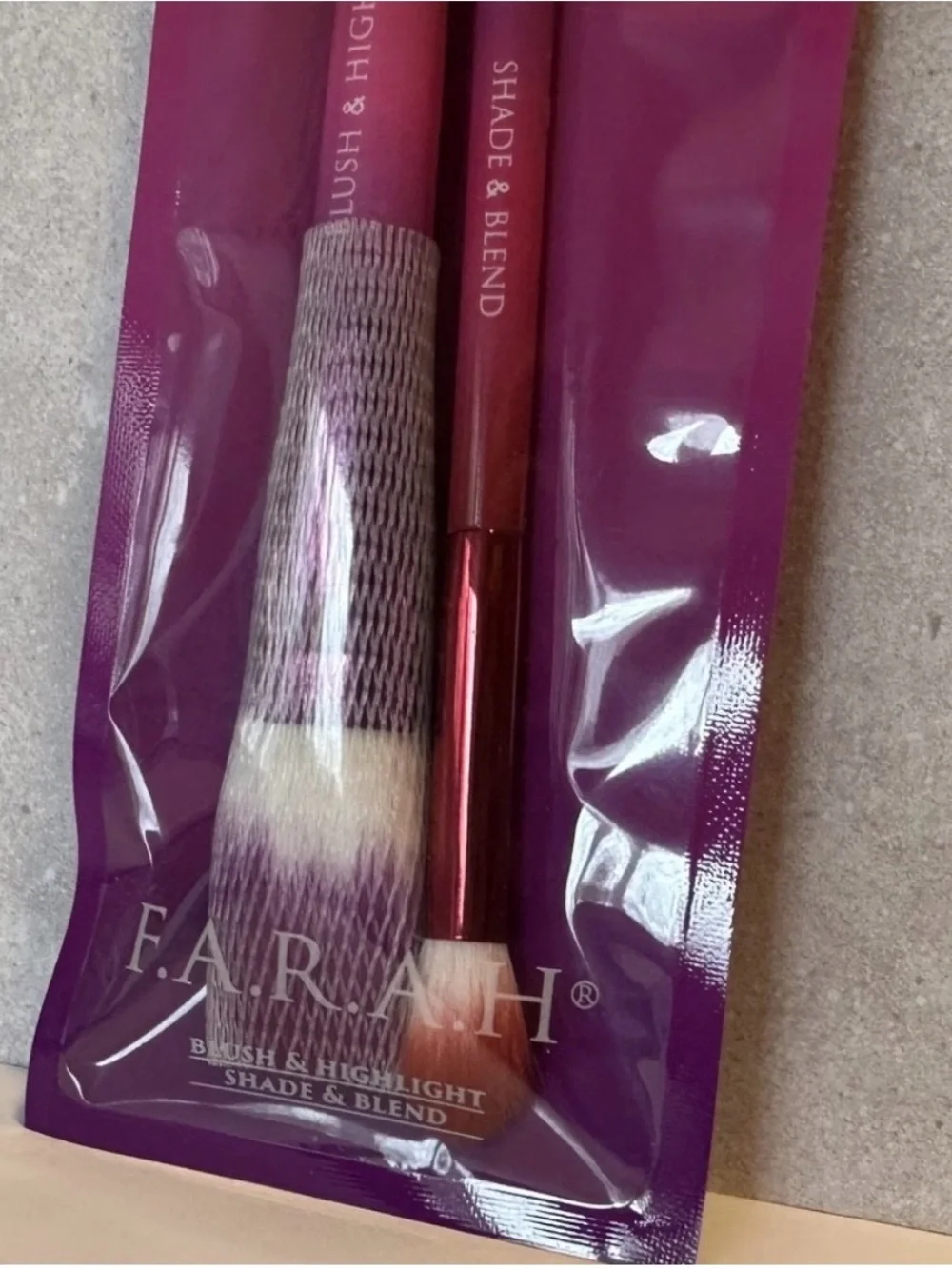 FARAH Makeup Brush Set Of 2 Blush & Highlight -- Shade & Blend New in Package